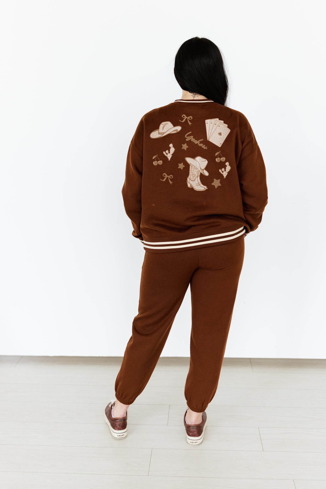 VR2002 BROWN RODEO HAT SWEATPANTS (7 PIECE- WOMEN)