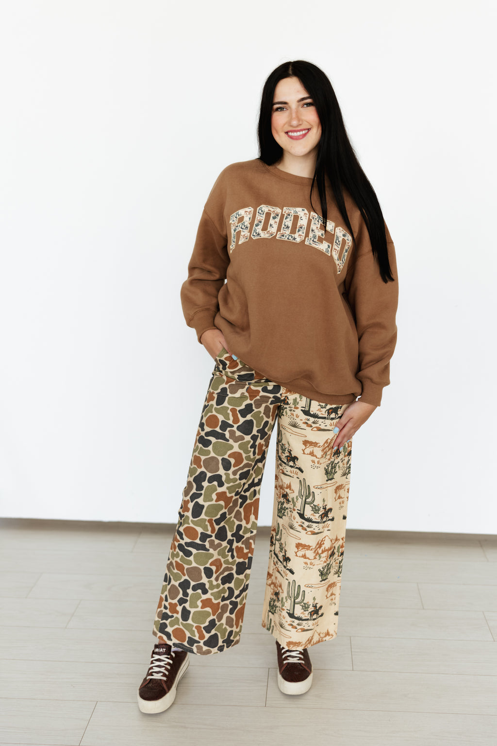 VR202 BROWN CACTUS COWBOYS RODEO SWEATSHIRT(7 PIECE- WOMEN)