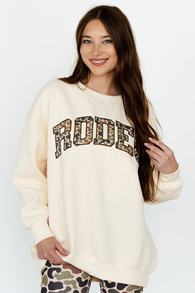 VR202 IVORY RODEO SWEATSHIRT(7 PIECE- WOMEN)