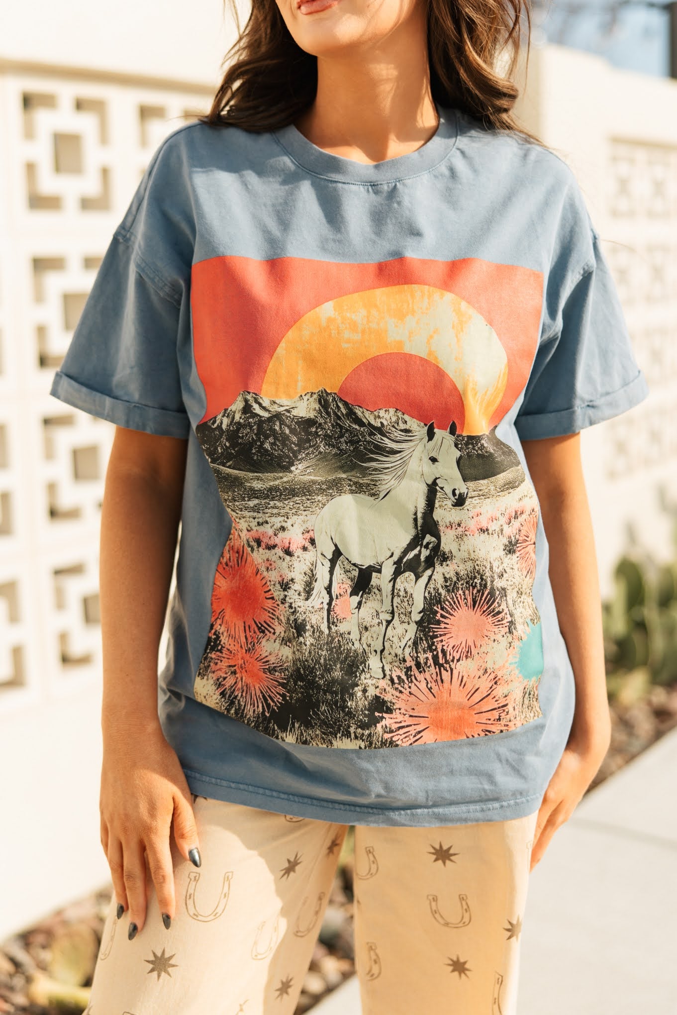 VR2 IVORY SUNSET HORSE GRAPHIC TEE  (7 PIECE WOMEN)