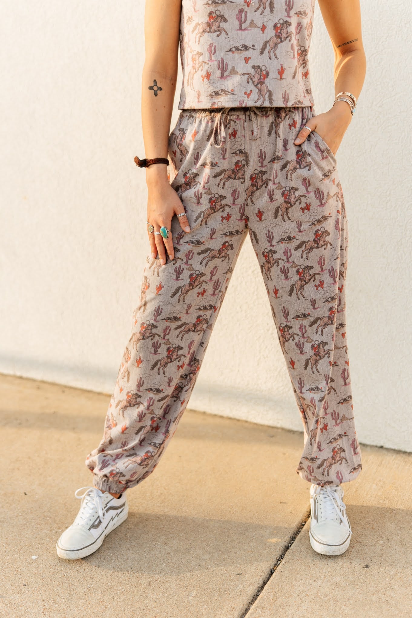 VR306 CACTUS COWGIRL JOGGER PANT