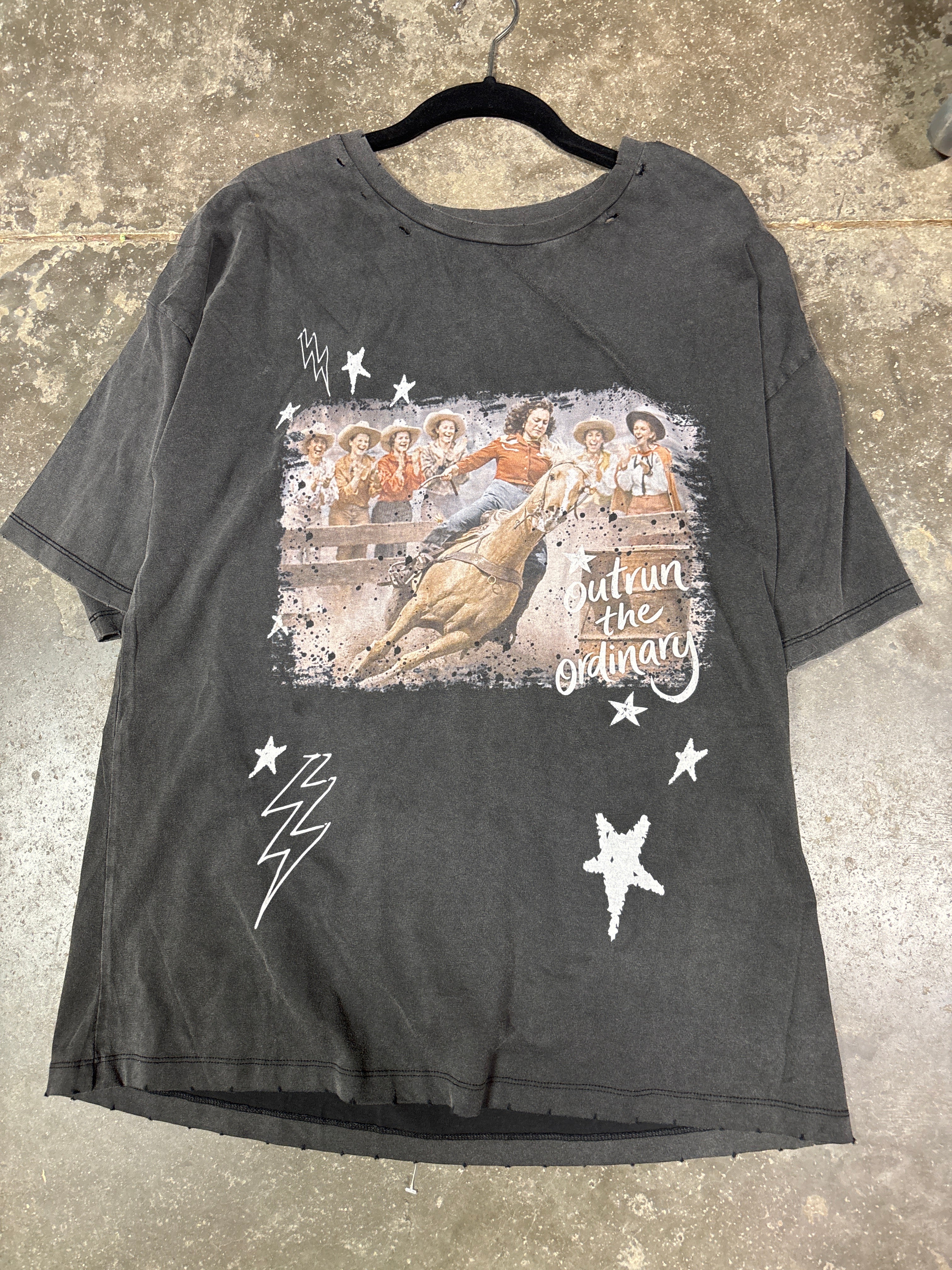 VR5 "OUTRUN THE ORIDINARY" VINTAGE BLACK WASH TEE(7 PIECES)