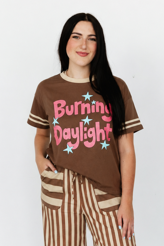 VR 1 BURNING DAYLIGHT GRAPHIC TEE