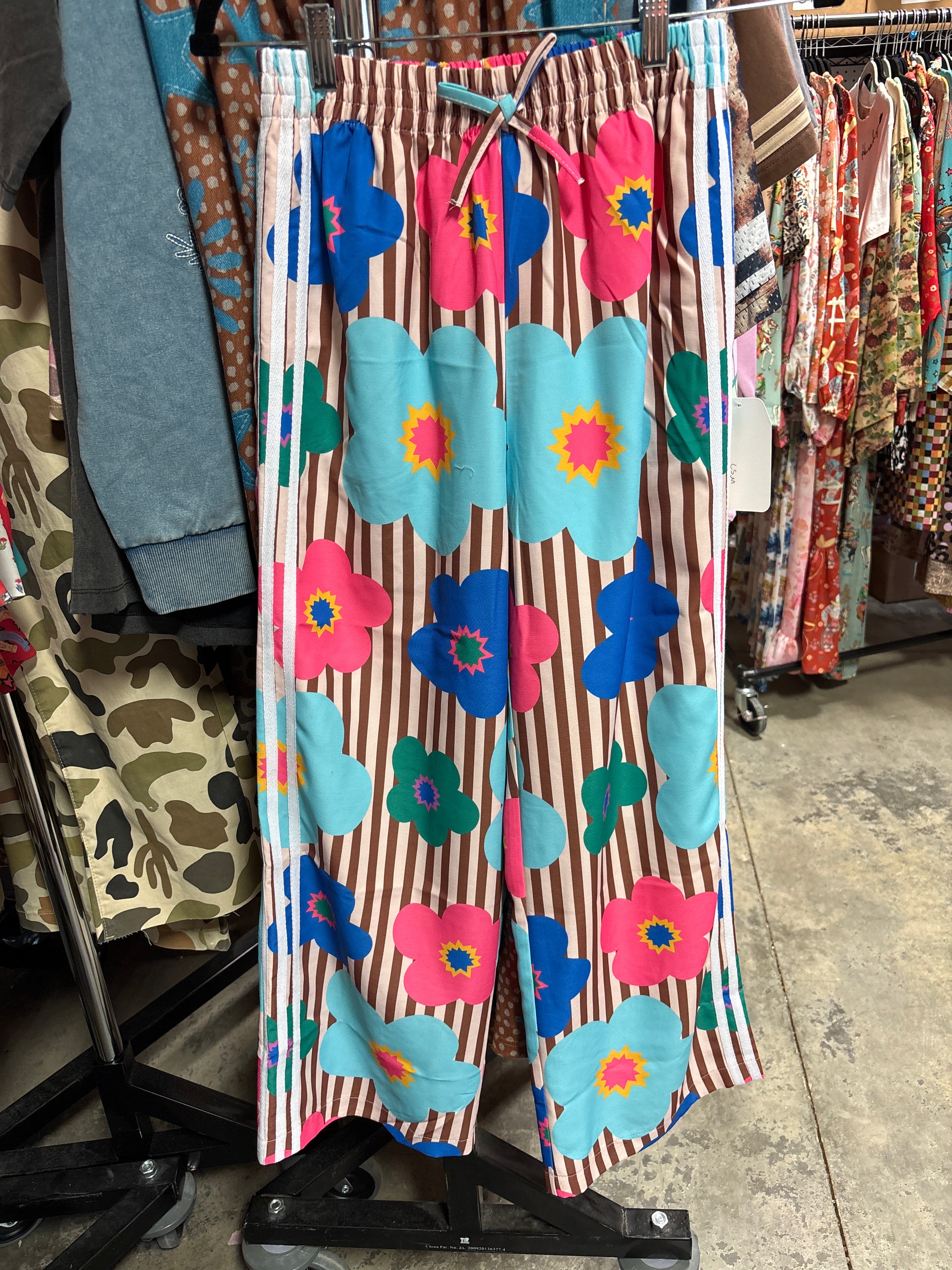 VR57 BROWN STRIPED RETRO FLORAL PANT (7 Pieces)