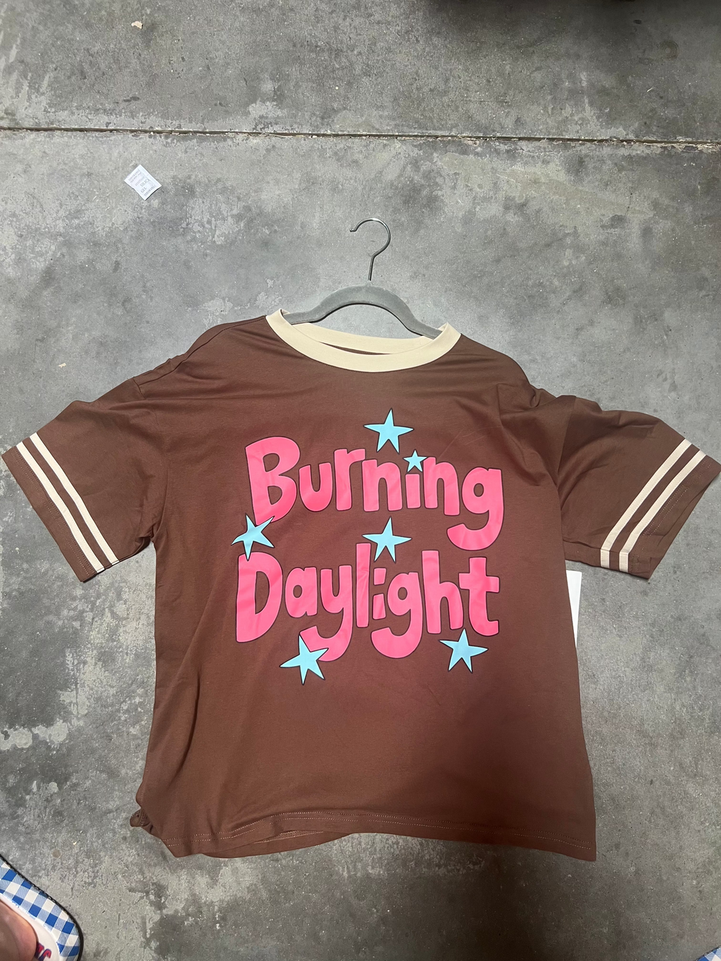 VR 1 BURNING DAYLIGHT GRAPHIC TEE