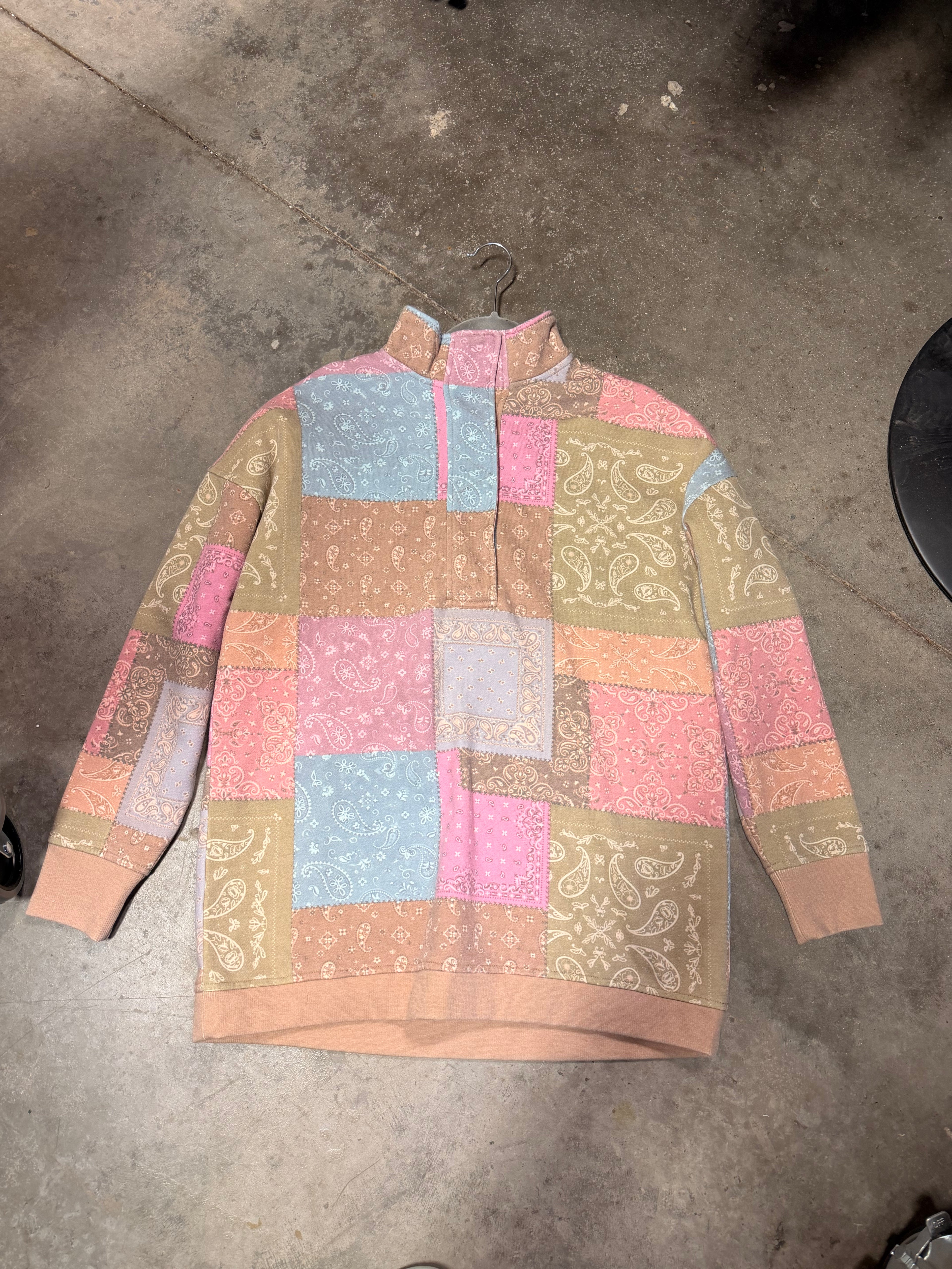 VR BANDANA SWEATSHIRT (7 PIECE)