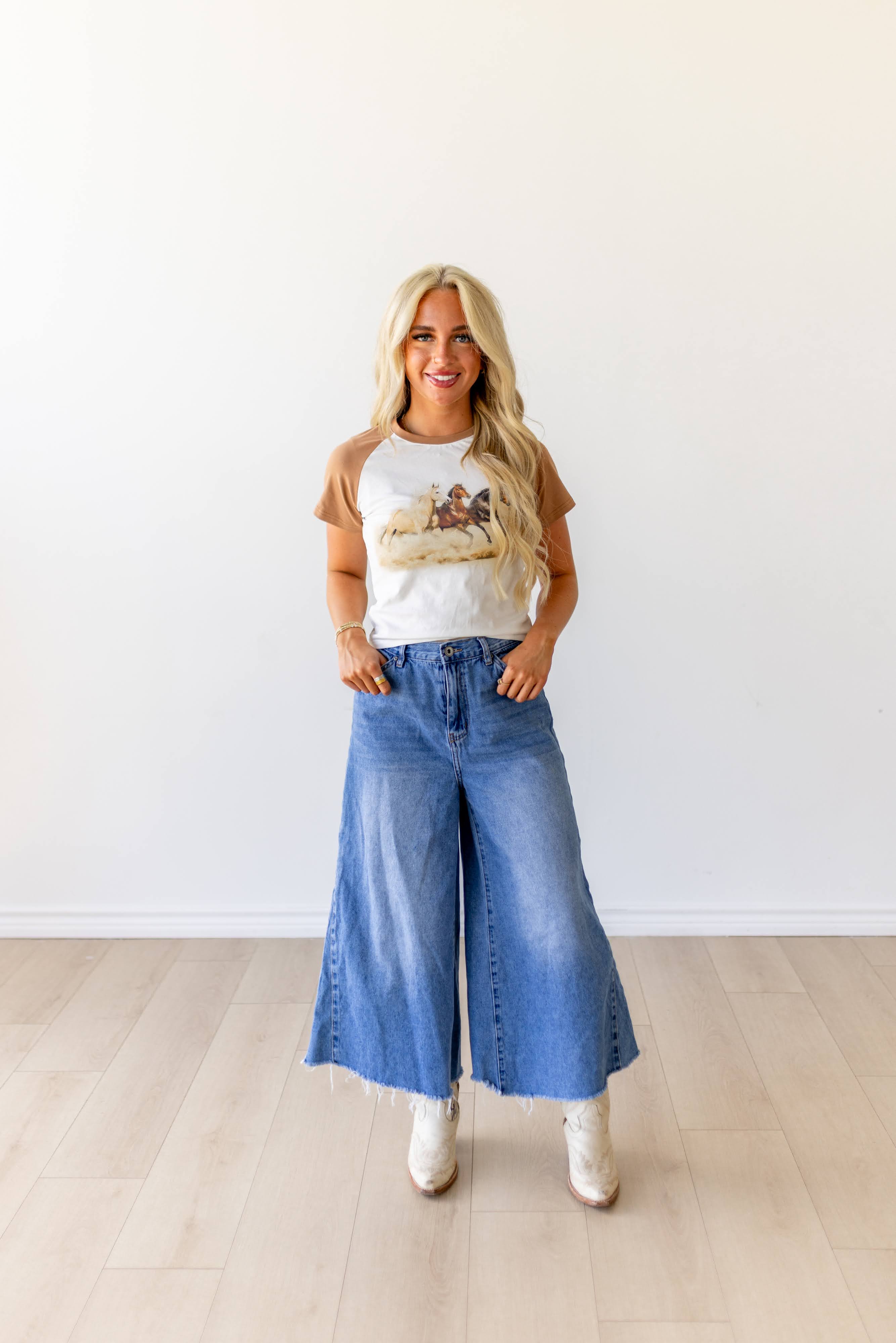 VR4 STAMPEDE HORSE TEE