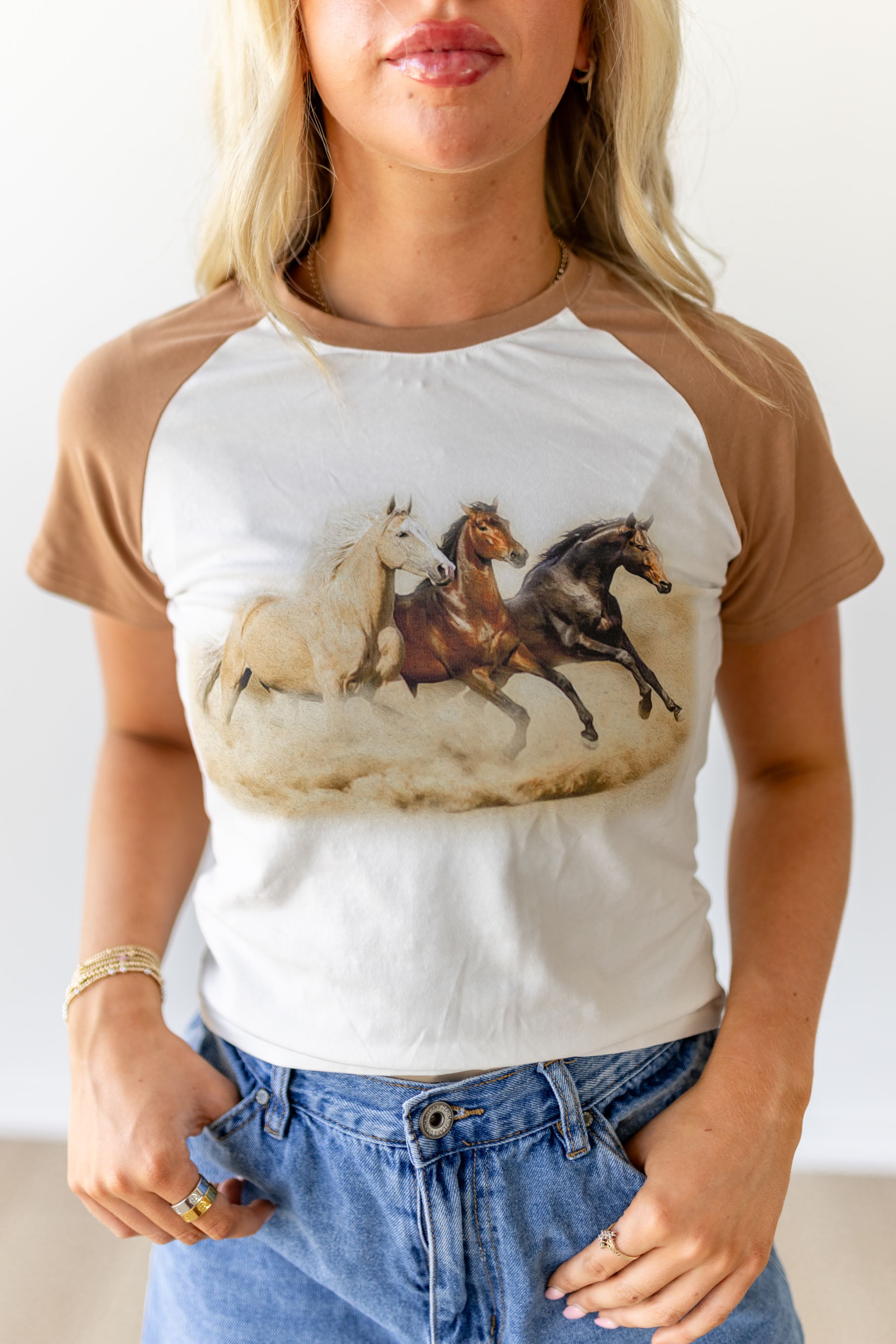 VR4 STAMPEDE HORSE TEE
