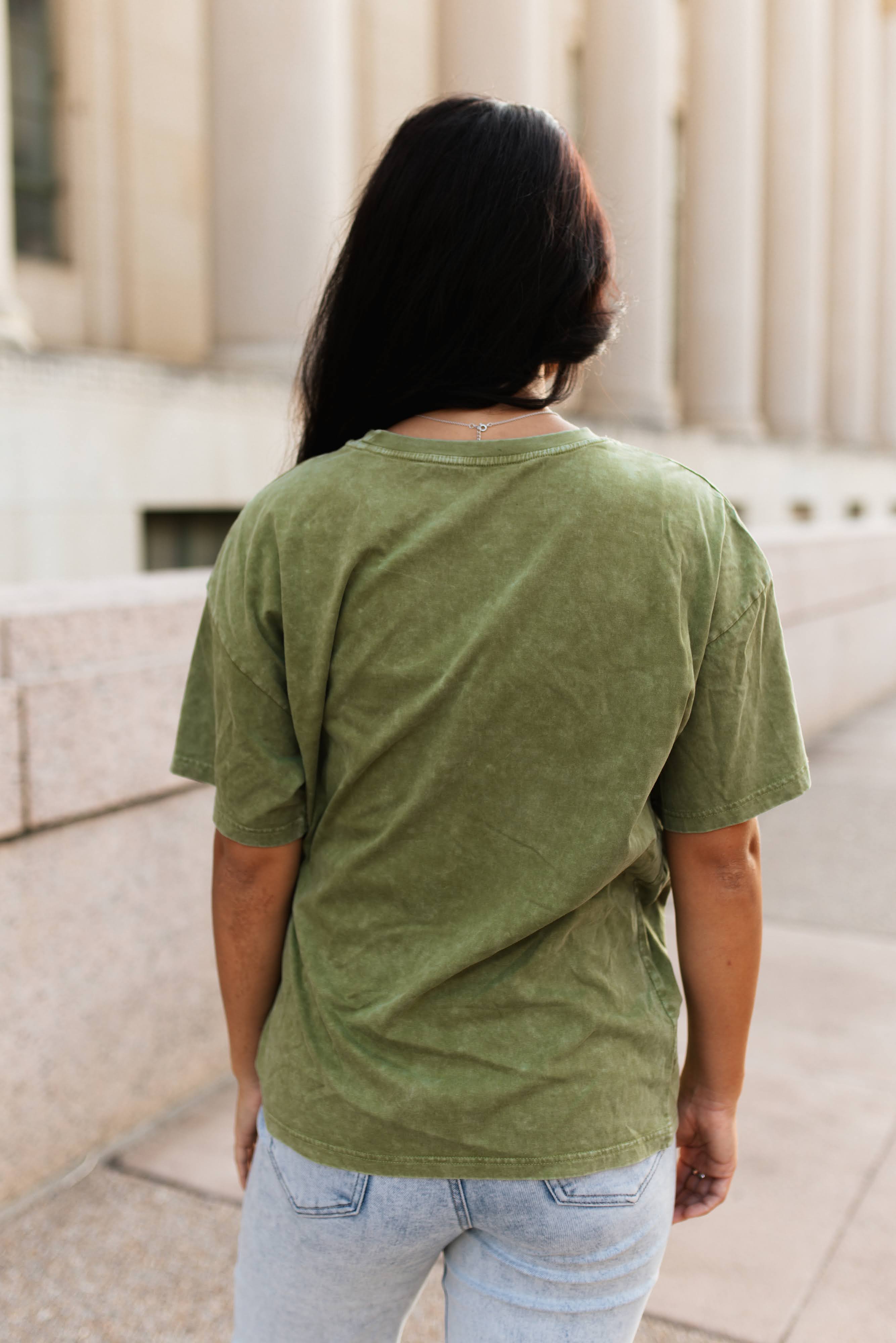 VR2 OLIVE ARMADILLO GRAPHIC TEE