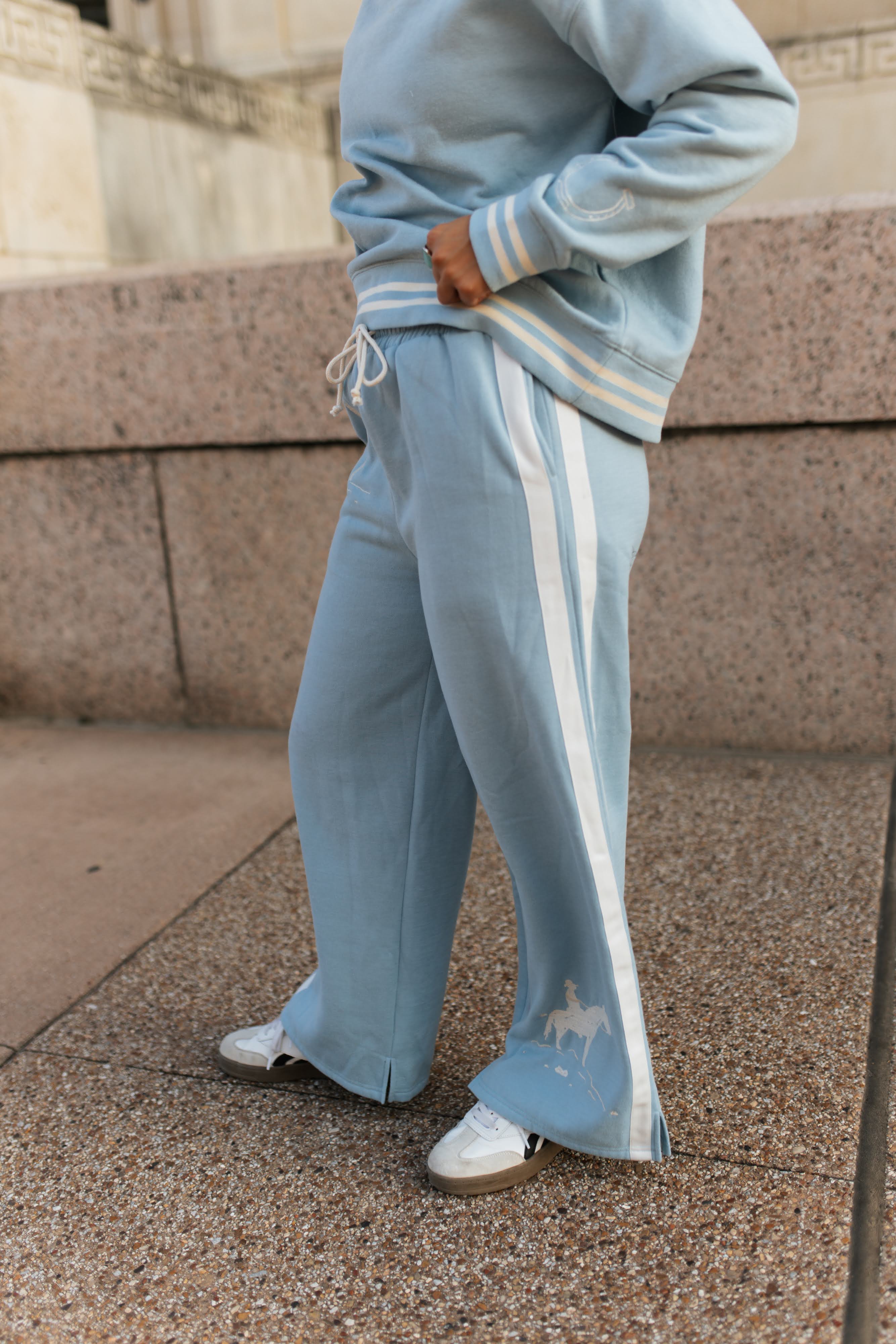 VR2001 BLUE SWEATPANTS
