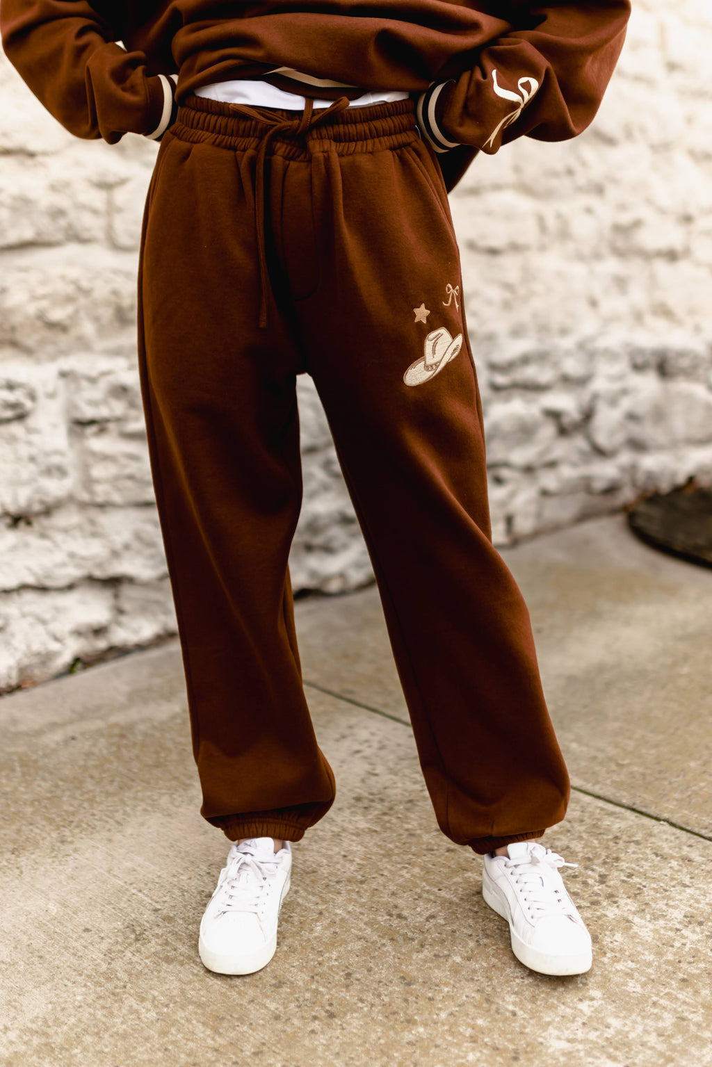 VR2002 BROWN RODEO HAT SWEATPANTS (7 PIECE- WOMEN)