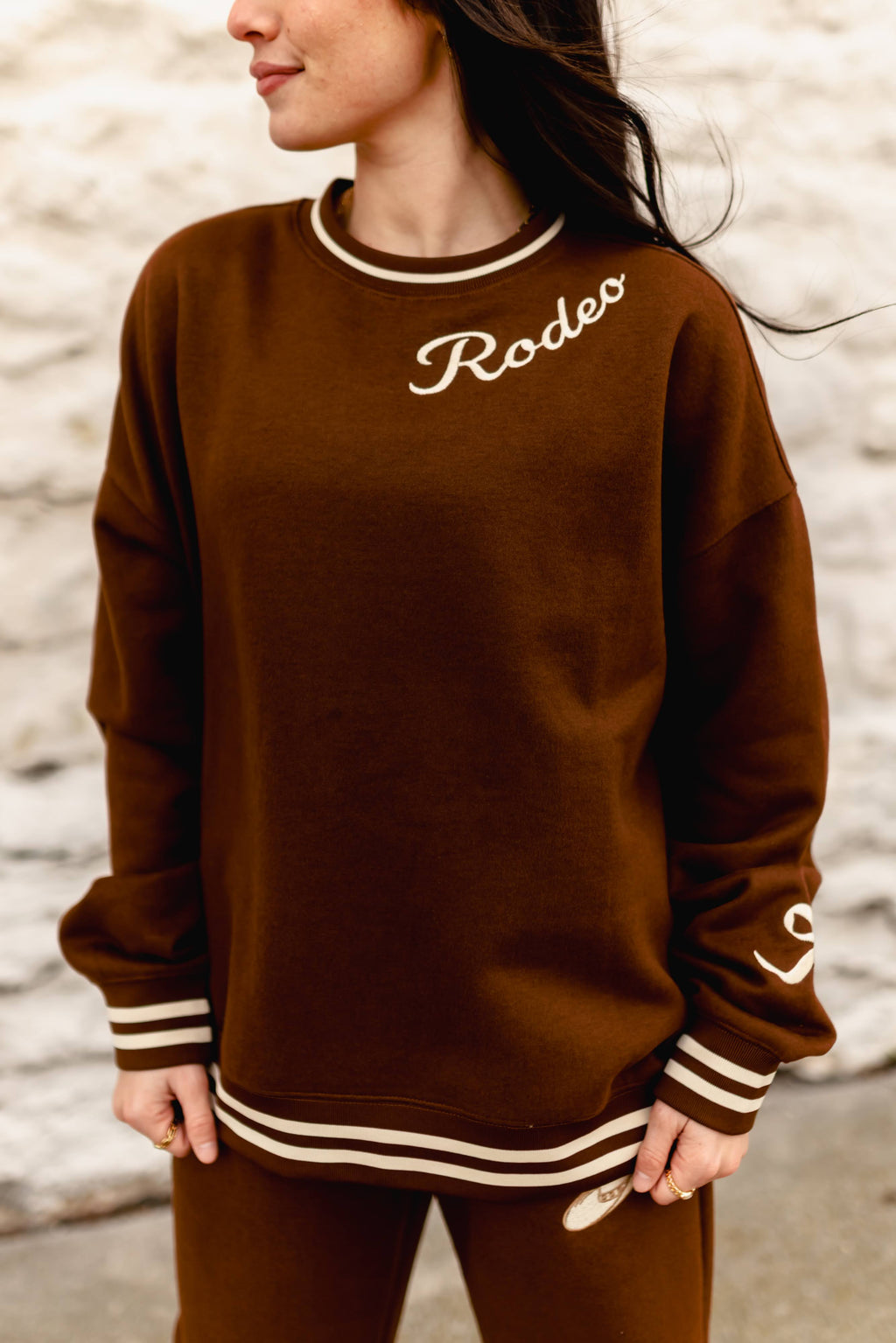 VR200 BROWN RODEO SWEATSHIRT (7 Pieces)