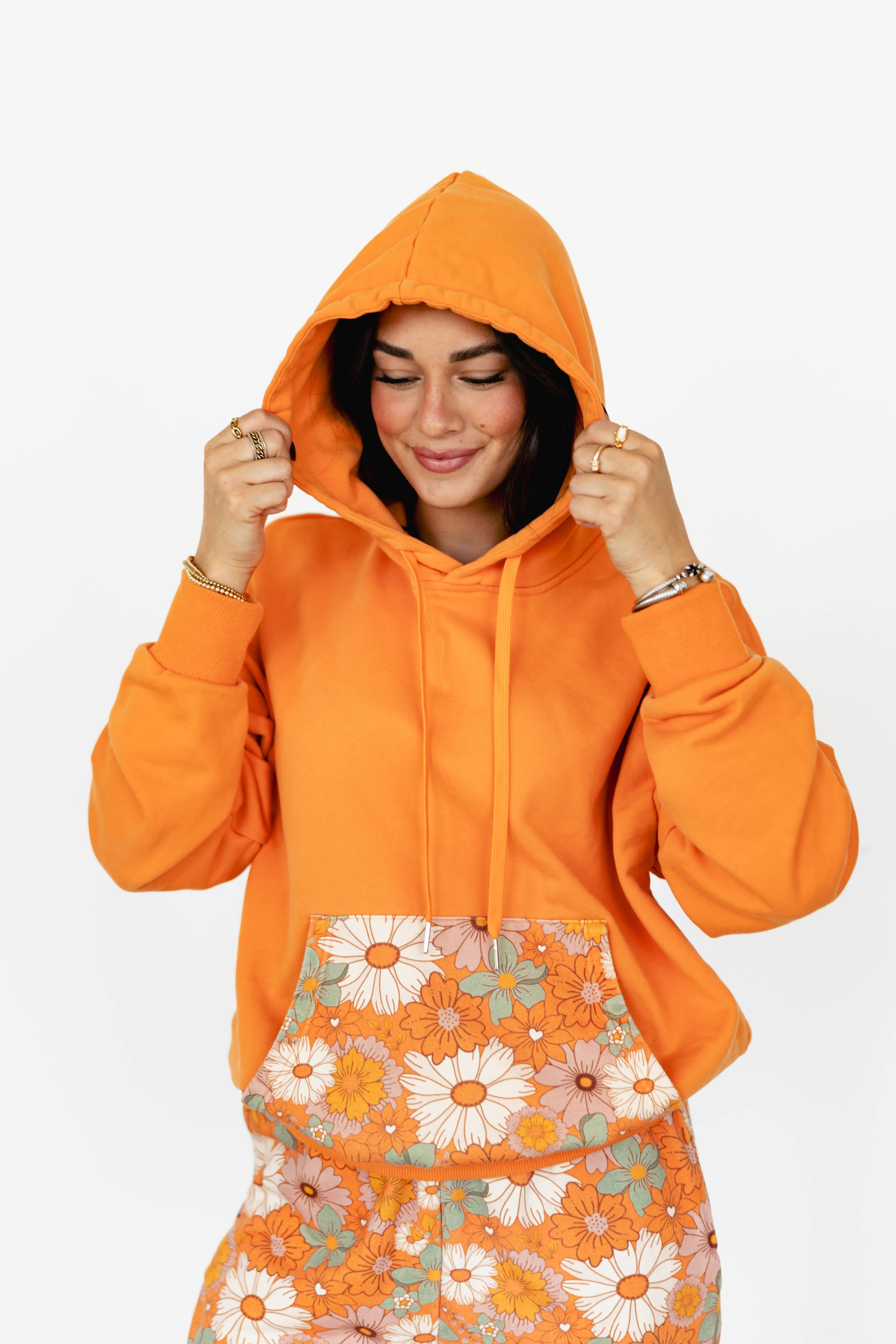VR204 RETRO ORANGE SWEATSHIRT (7 Pieces)