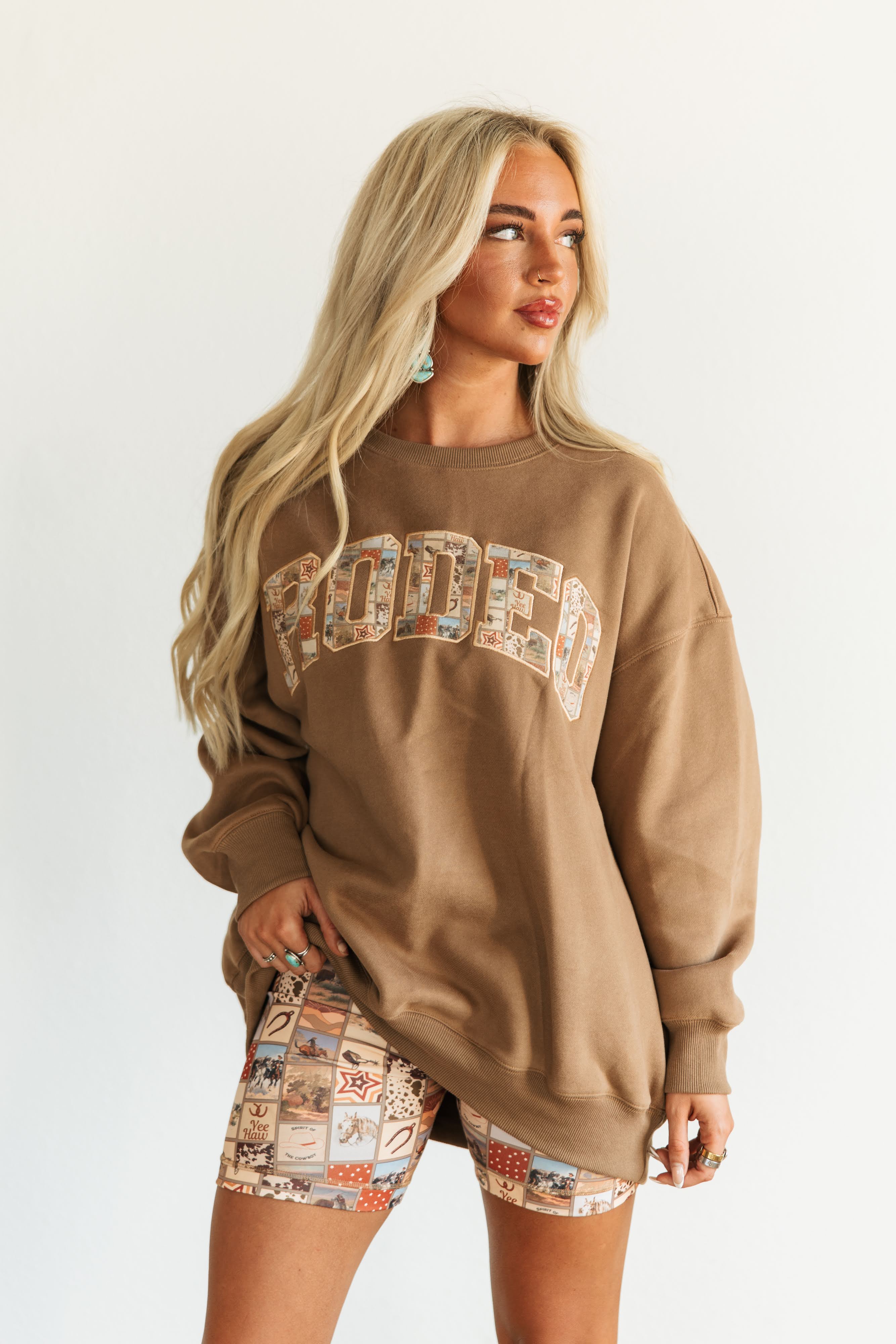 VR202 BROWN HOWDY SWEATSHIRT