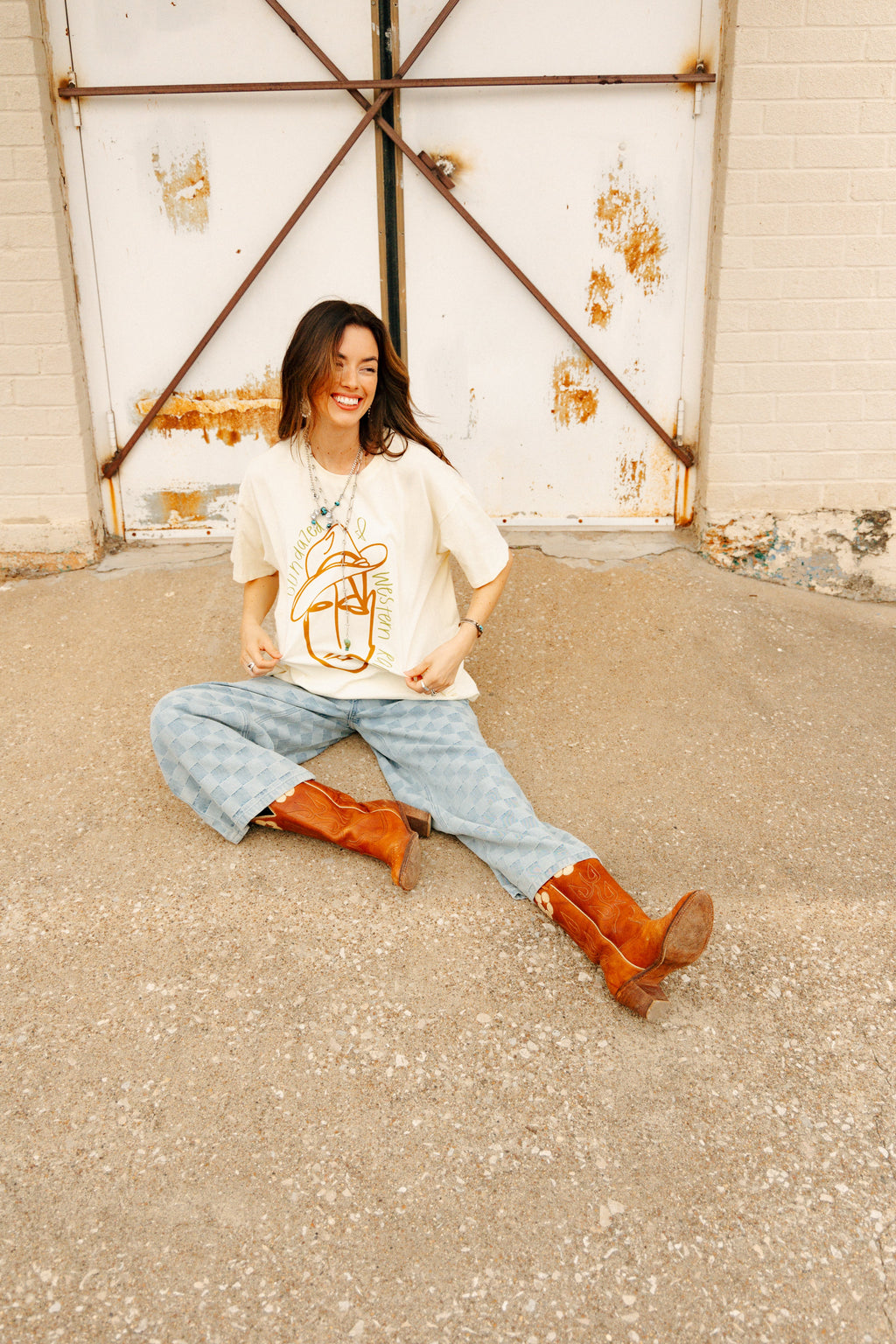 VR312 SUNDAZED & WESTERN RAISED GRAPHIC TEE