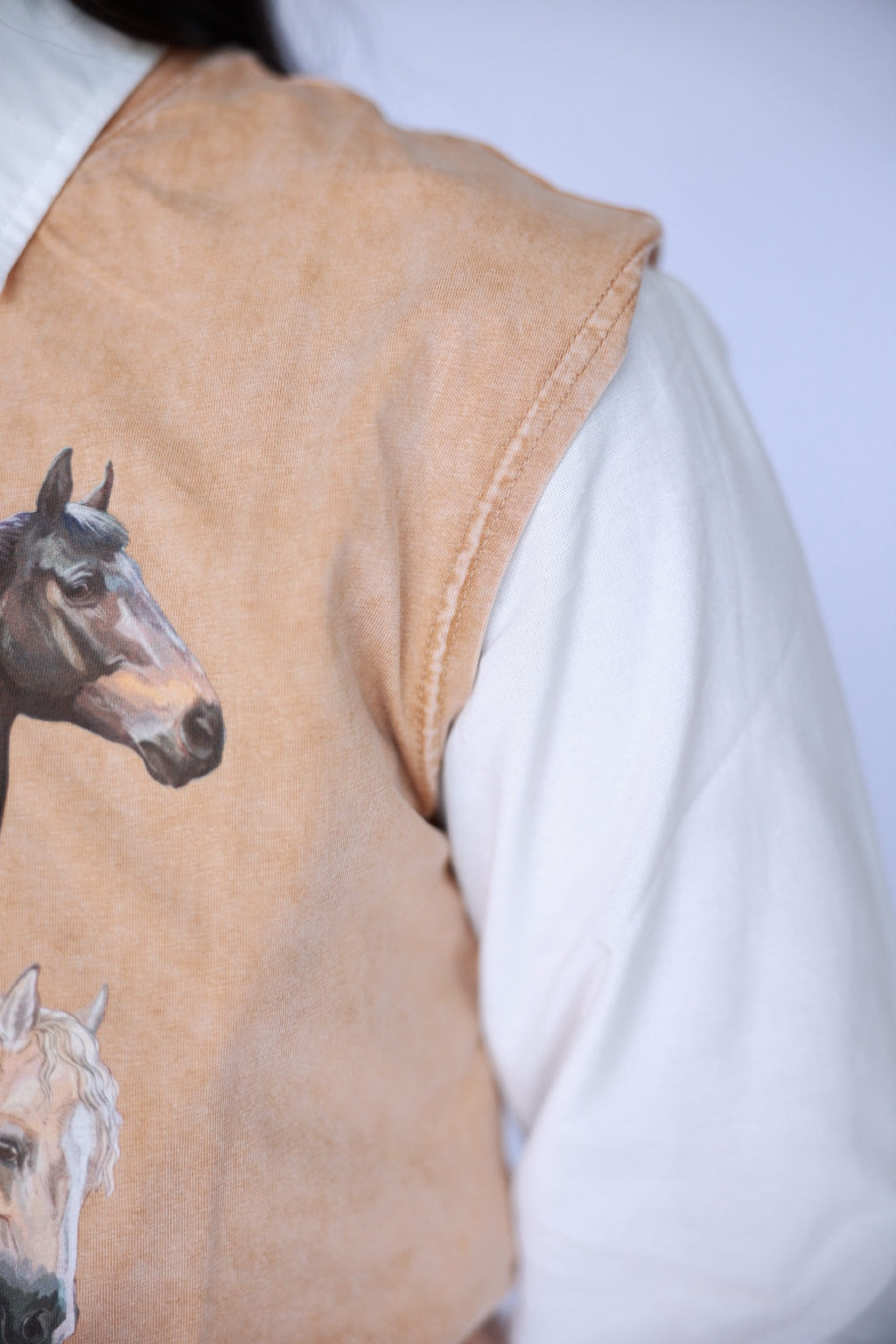 TH307 HORSE COLLAGE ON TAN  (7 Piece)