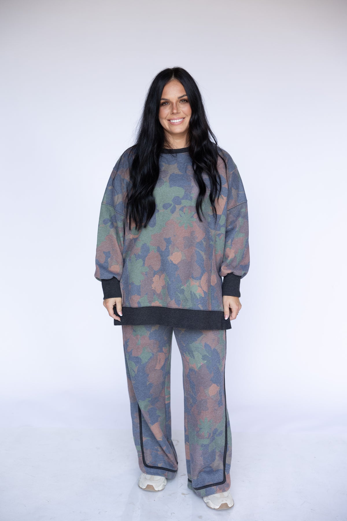 VR2308 FLORAL CAMO SWEATSHIRT (7 Piece)