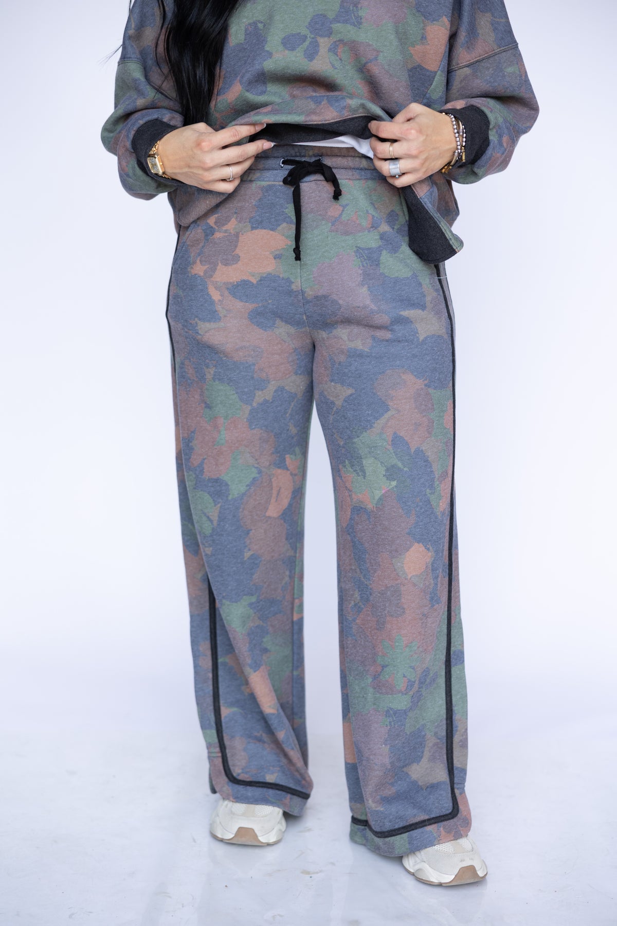 VR2001 FLORAL CAMO SWEAT PANT (7 Piece)