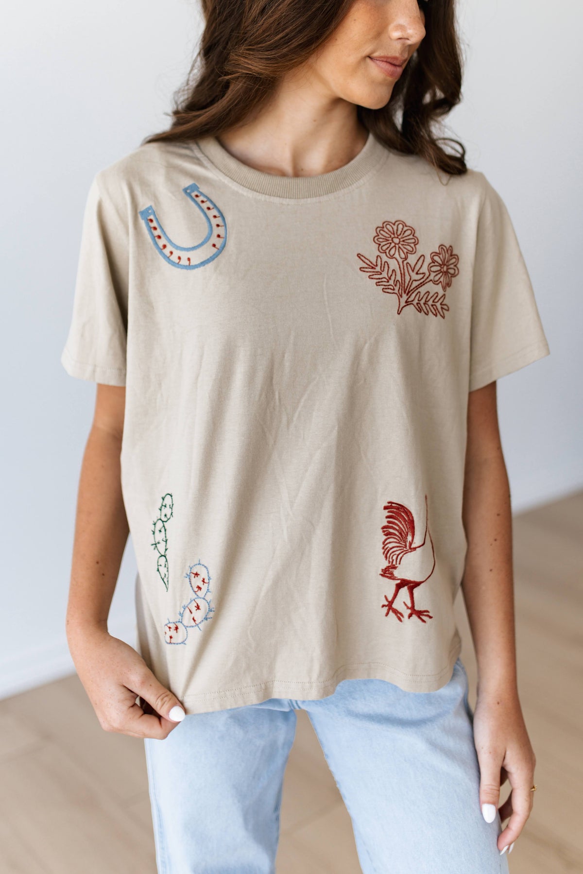TH1401 TAN CHICKEN EMBROIDERY TEE (7 PIECE)