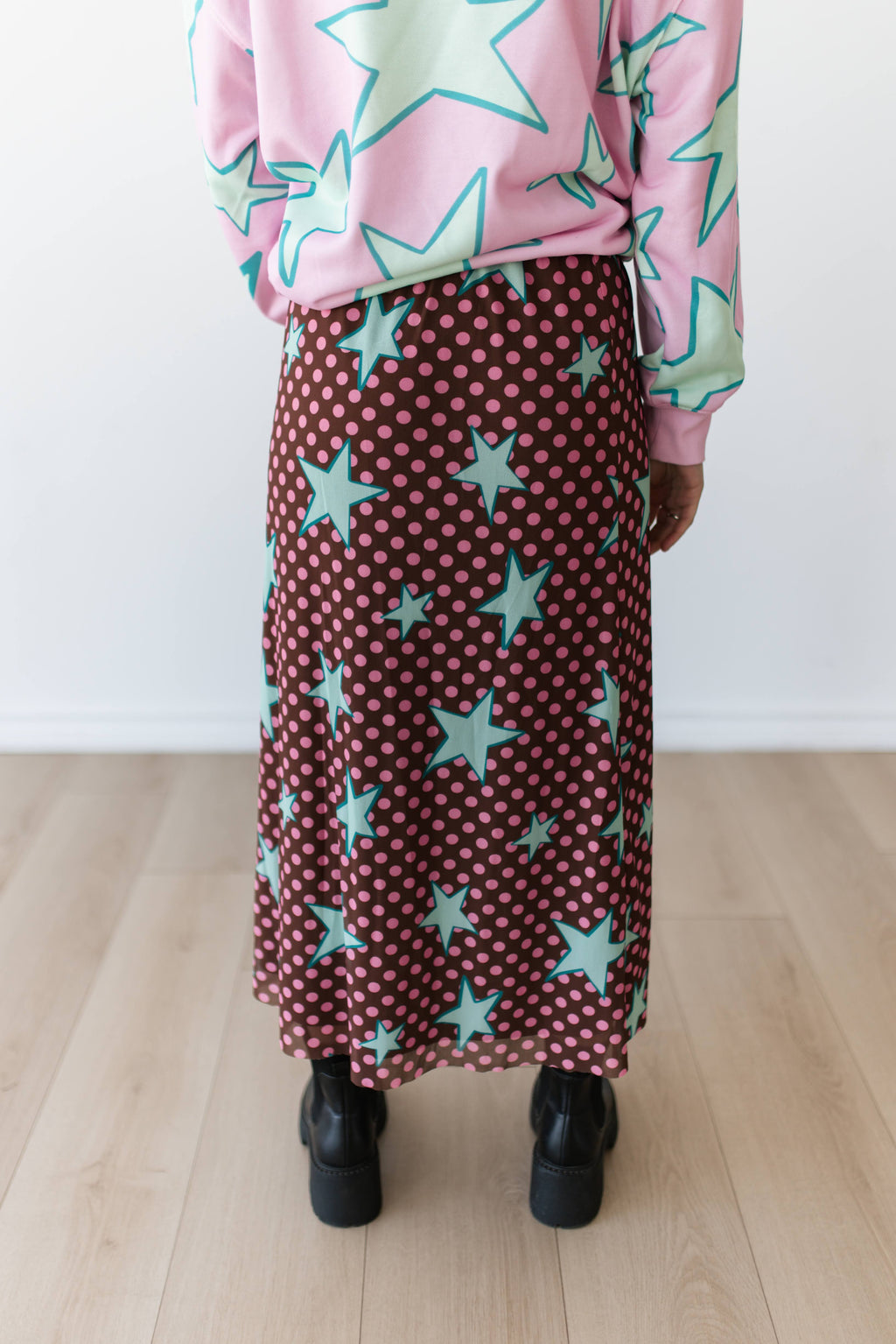 VR401 STAR BROWN PINK DOT MESH MAXI SKIRT (7 Piece)
