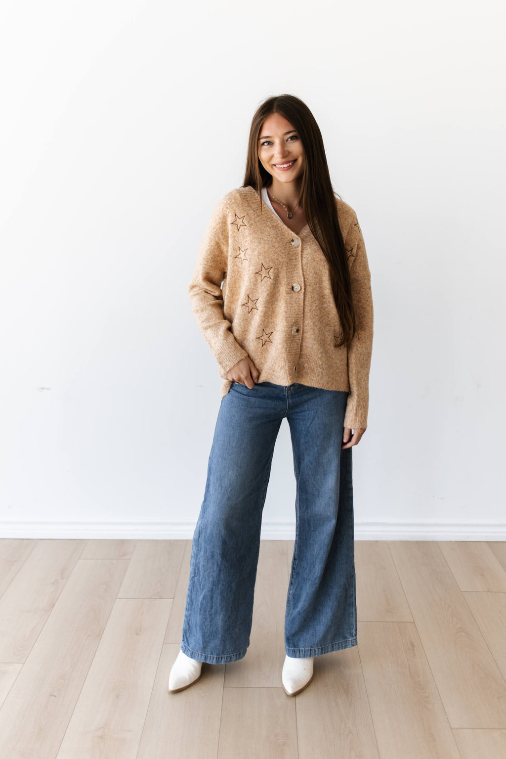 VR8479 TAN CARDI WITH BROWN STITCH STARS (7 PIECE)