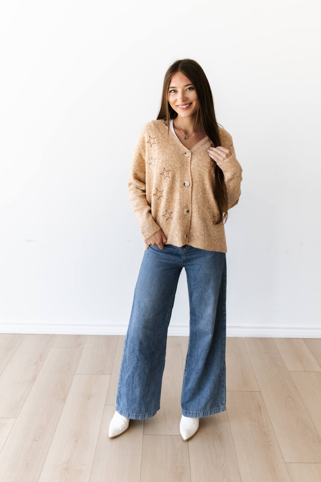 VR8479 TAN CARDI WITH BROWN STITCH STARS (7 PIECE)