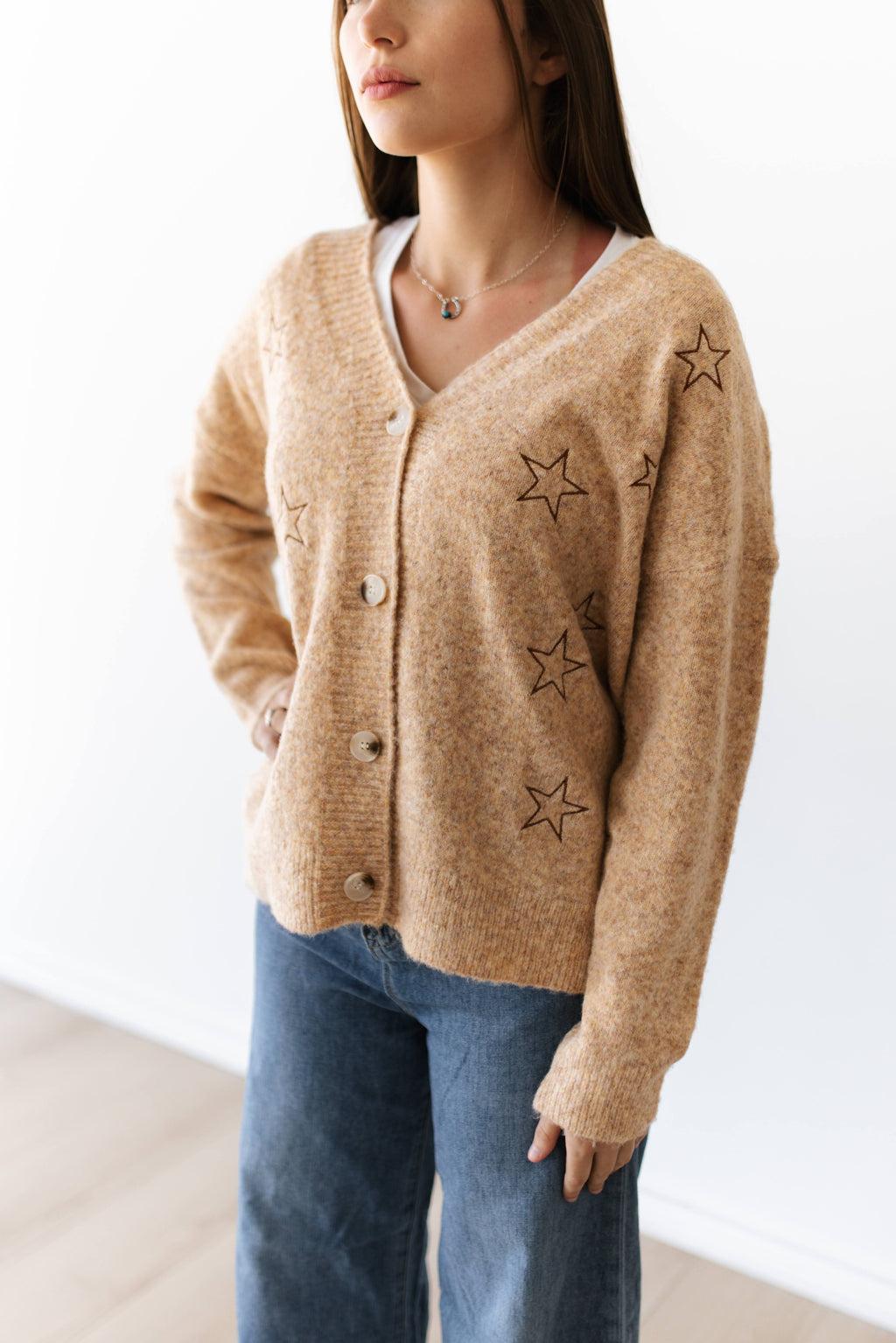 VR8479 TAN CARDI WITH BROWN STITCH STARS (7 PIECE)