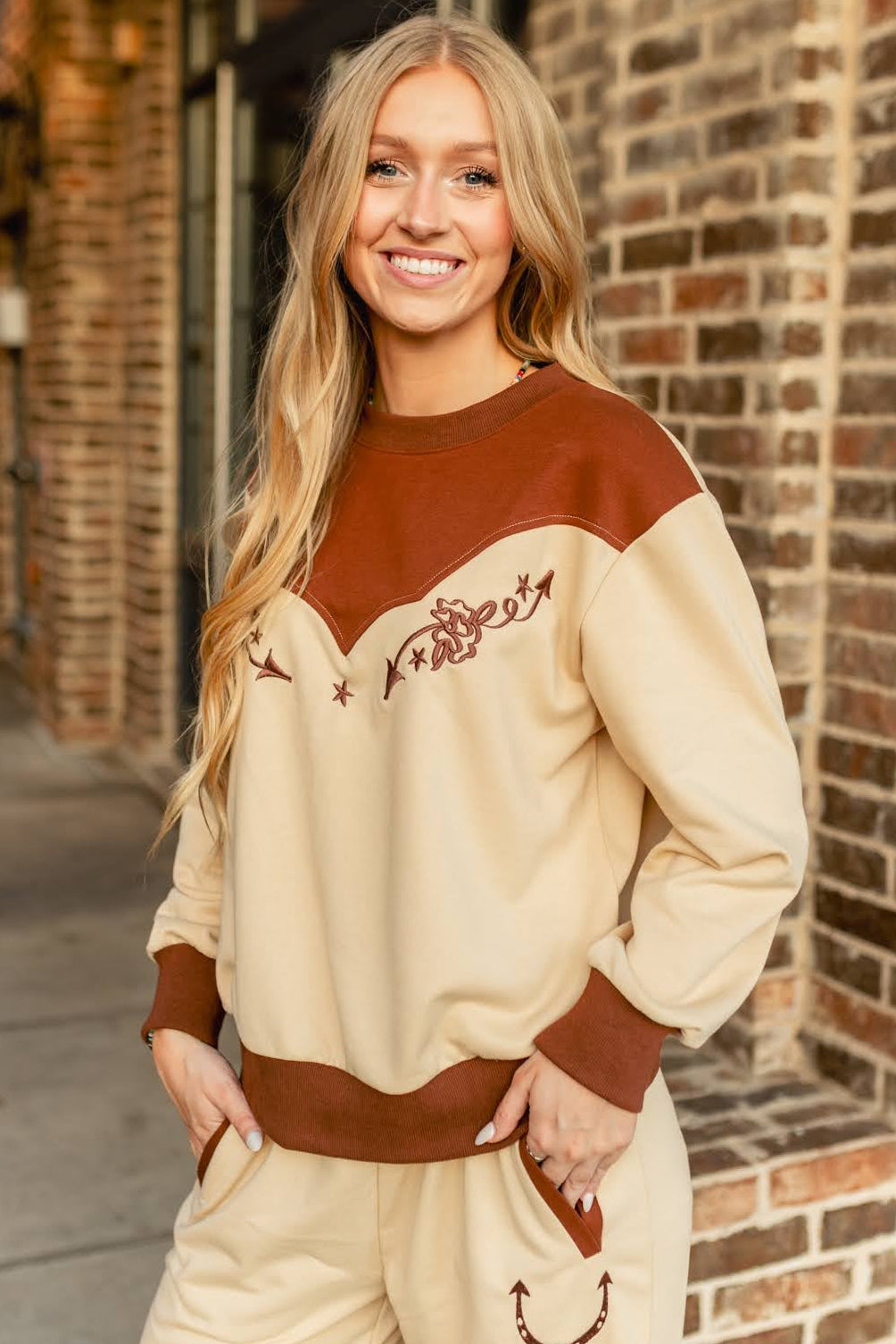 VR2511 YOKE TAN SWEATER (7 PIECE)
