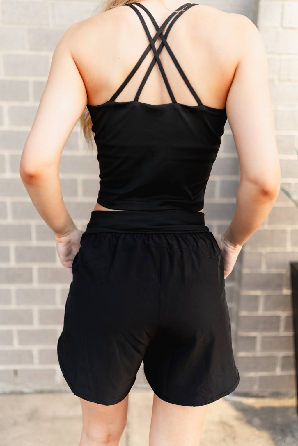 VR6  BLACK ACTIVE SHORTS  (9 Pieces)