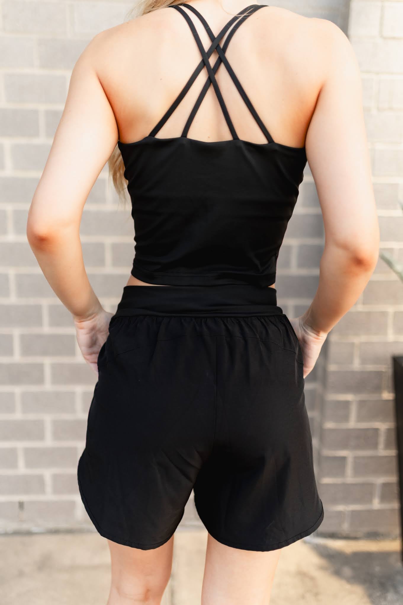 VR6  BLACK ACTIVE SHORTS  (9 Pieces)