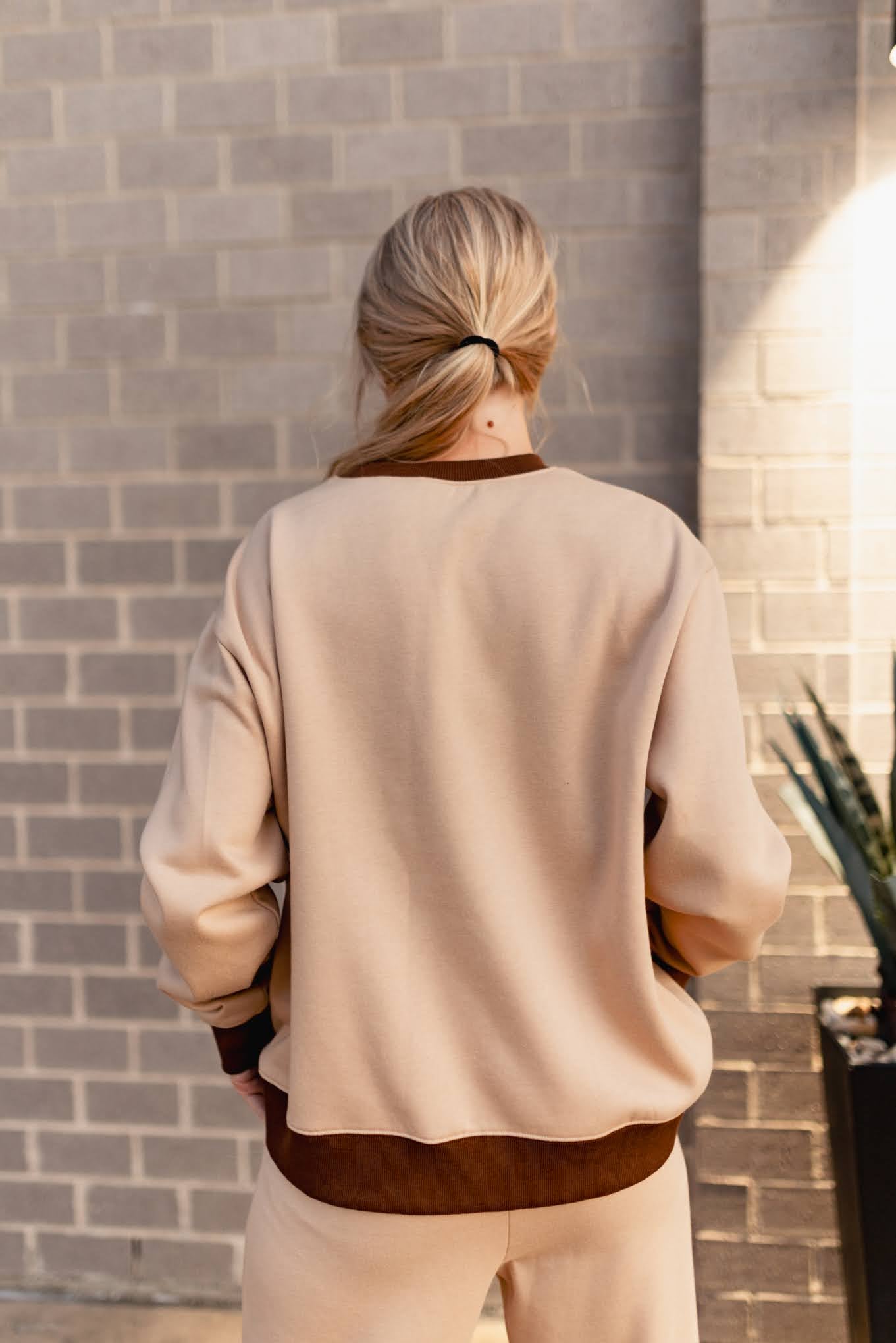 VR2511 YOKE TAN SWEATER (7 PIECE)
