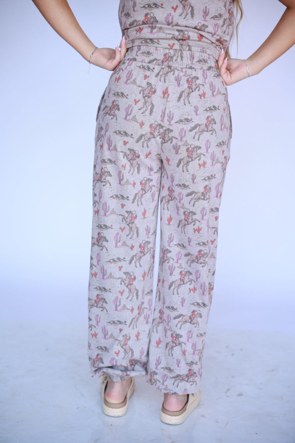 VR306 CACTUS COWGIRL JOGGER PANT (7 PIECE)