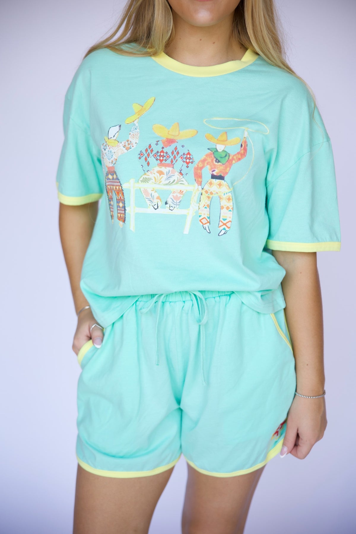 VR420_3 AMIGOS MINT_SHORT_ SET