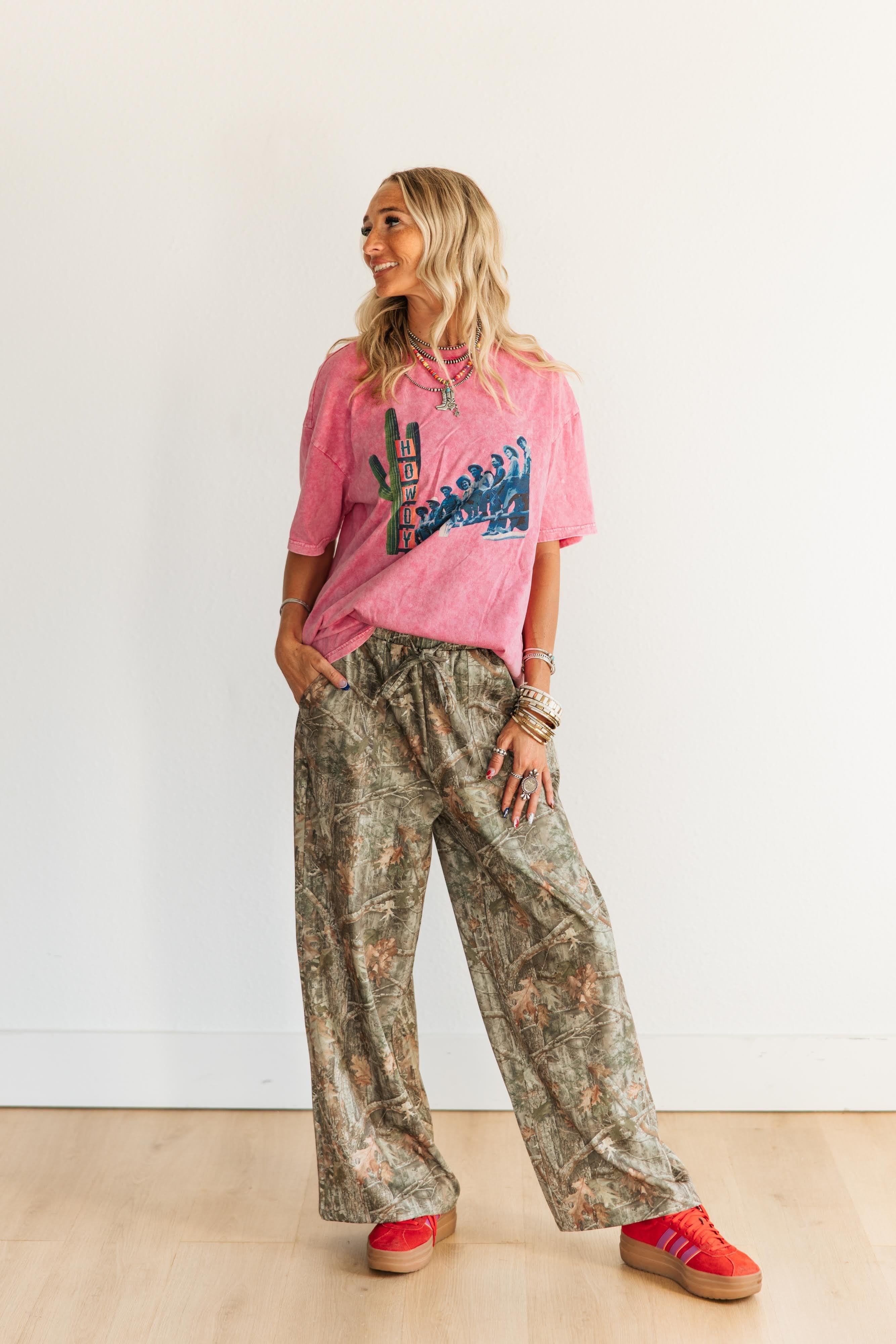 VR310 HOWDY FENCE LINE TEE